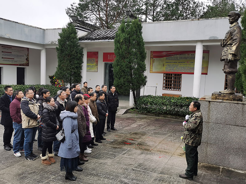 屯溪區(qū)委辦黨支部、屯溪城建投公司黨支部聯(lián)合開(kāi)展主題黨日共建活動(dòng)